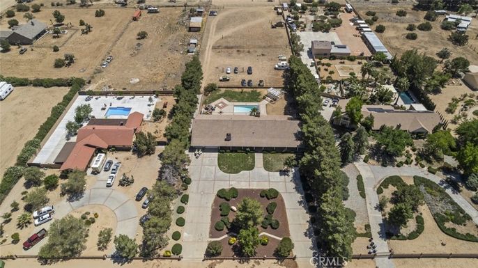 Exterior, Drone