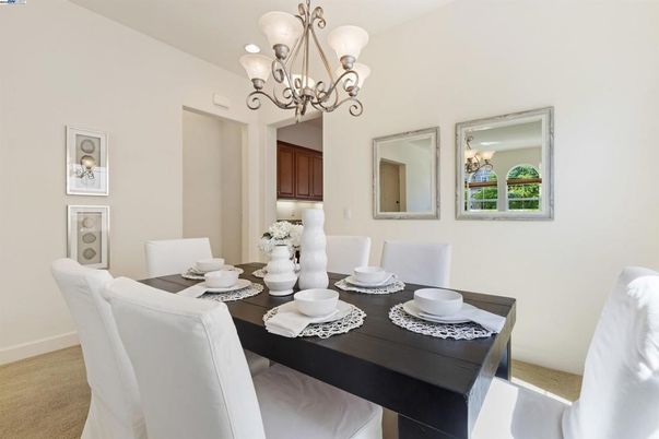 Chandelier, Dining room, Interior