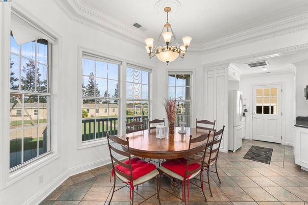 Chandelier, Dining room, Interior