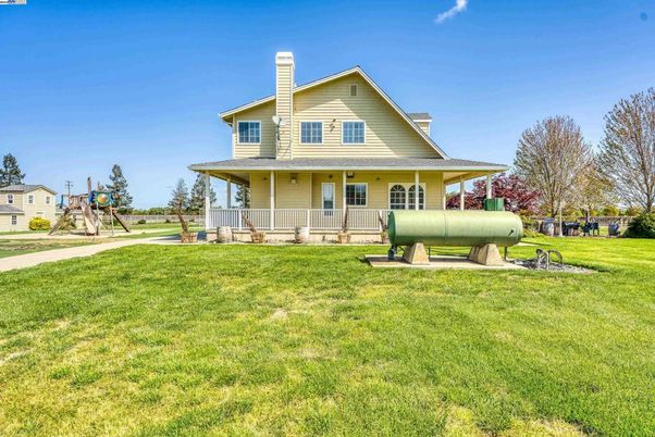 Backyard, Exterior, Playground