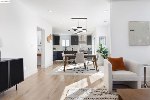Dining room, Interior, Kitchen, Pendant Lights, Recessed Lighting, Wood Texture Flooring