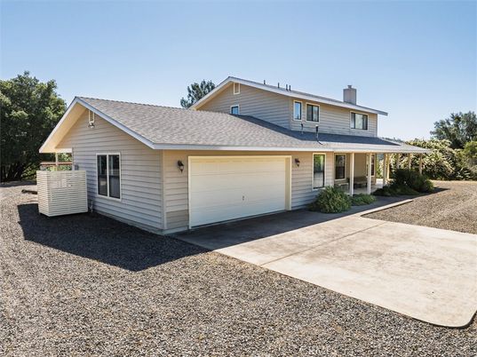 Attached, Exterior, Facade, Farmhouse