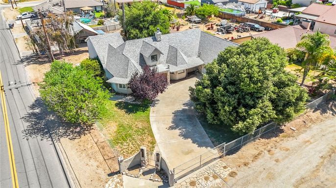Exterior, Drone