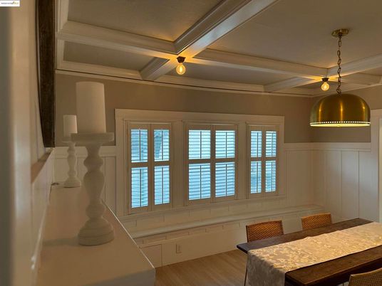 Interior, Pendant Lights, Wood Texture Flooring