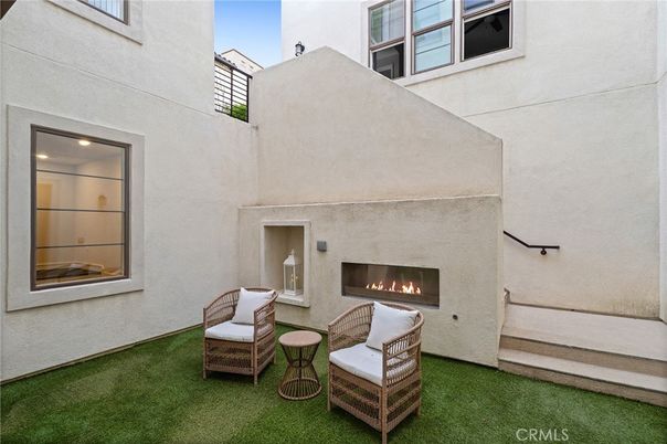 Exterior, Fireplace