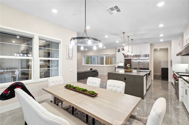 Dining room, Interior, Kitchen, Pendant Lights, Recessed Lighting, Stainless Steel Appliances
