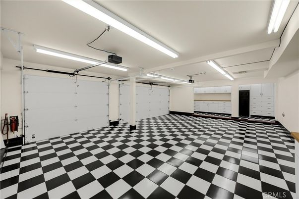 Garage, Interior
