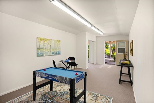Billiard Table, Game Room, Interior