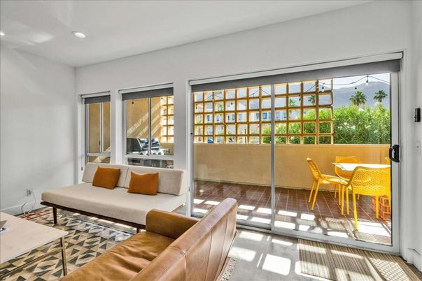 Dining room, Interior, Living room, Recessed Lighting