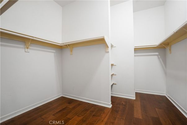 Interior, Walk-in Closets, Wood Texture Flooring