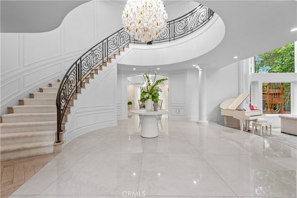Chandelier, Interior, Piano, Recessed Lighting