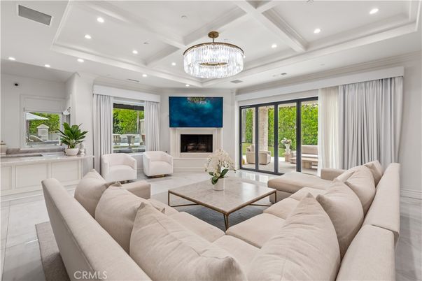 Chandelier, Fireplace, Interior, Living room, Recessed Lighting