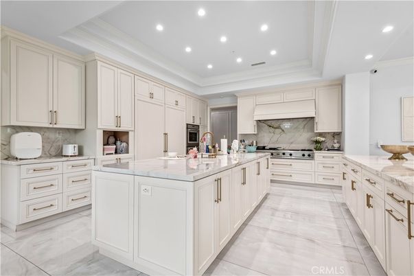 Interior, Kitchen, Marble Walls, Recessed Lighting
