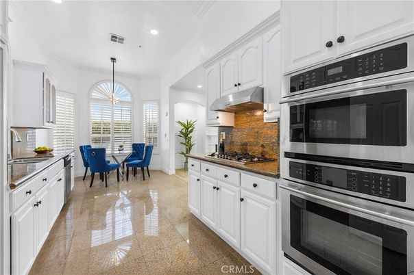 Dining room, Interior, Kitchen, Pendant Lights, Recessed Lighting, Stainless Steel Appliances