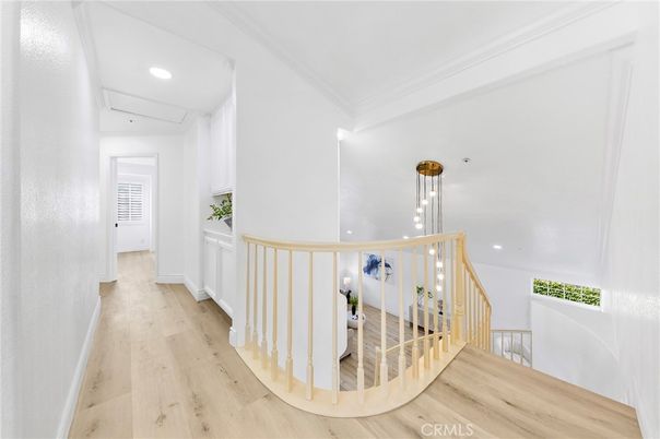 Interior, Pendant Lights, Recessed Lighting, Wood Texture Flooring