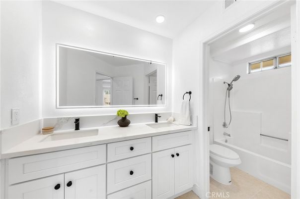 Bathroom, Dual Sink Vanities, Interior, Recessed Lighting