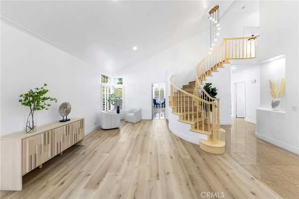 Interior, Pendant Lights, Recessed Lighting, Wood Texture Flooring