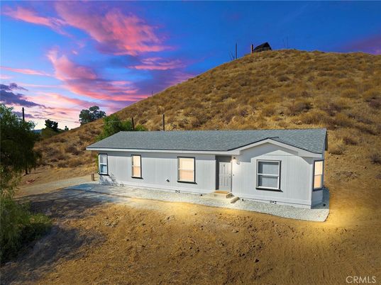 Backyard, Exterior, Facade, Ranch