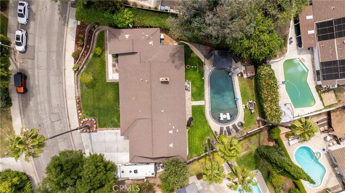 Exterior, Drone