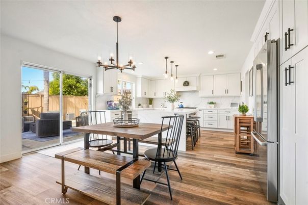 Dining room, Interior, Kitchen, Pendant Lights, Recessed Lighting, Wood Texture Flooring