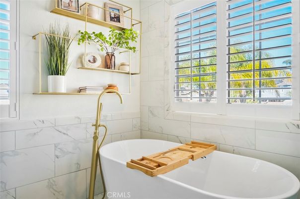 Bathroom, Free Standing Baths, Interior, Marble Walls