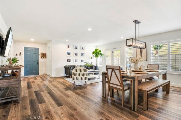 Dining room, Interior, Living room, Pendant Lights, Recessed Lighting, Wood Texture Flooring