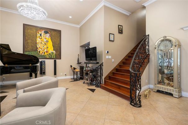 Chandelier, Interior, Piano, Recessed Lighting