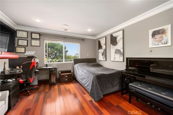 Bedroom, Home Office, Interior, Recessed Lighting, Wood Texture Flooring