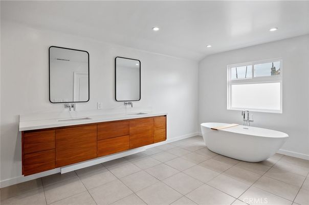 Bathroom, Dual Sink Vanities, Free Standing Baths, Interior, Recessed Lighting