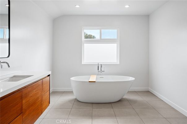 Bathroom, Free Standing Baths, Interior, Recessed Lighting