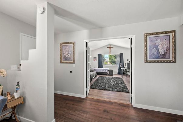 Interior, Pendant Lights, Wood Texture Flooring