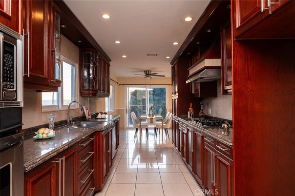 Dining room, Interior, Kitchen, Recessed Lighting