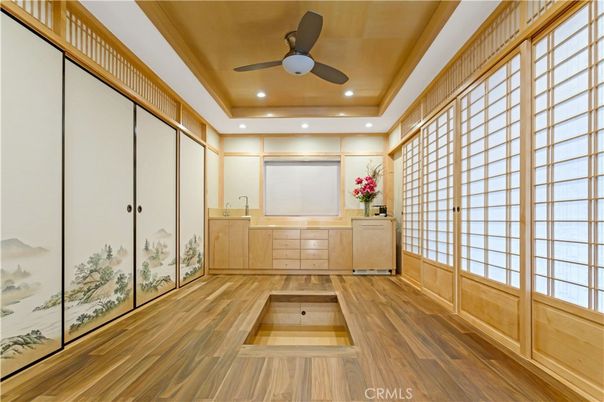Interior, Recessed Lighting, Wood Texture Flooring