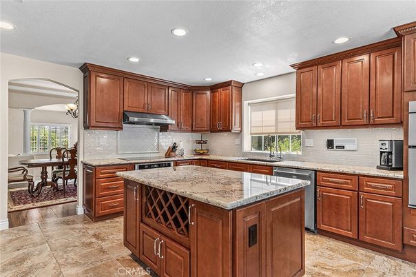Dining room, Interior, Kitchen, Recessed Lighting, Stainless Steel Appliances