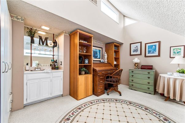 Home Office, Interior