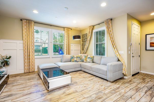 Interior, Living room, Recessed Lighting, Wood Texture Flooring