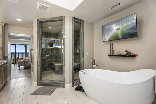 Bathroom, Free Standing Baths, Glass Shower, Interior, Recessed Lighting, Water
