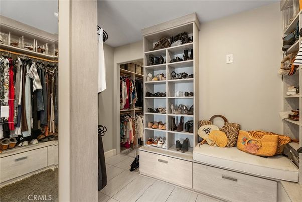 Interior, Walk-in Closets, Wood Texture Flooring