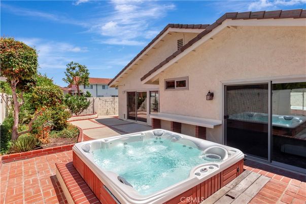 Exterior, Hot Tub
