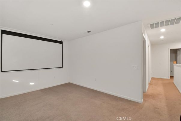 Empty room, Interior, Projection Screen, Recessed Lighting