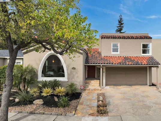 Attached, Exterior, Facade, Spanish Mediterranean