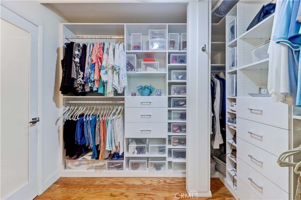 Interior, Walk-in Closets, Wood Texture Flooring