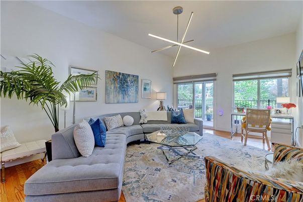 Interior, Living room, Pendant Lights, Wood Texture Flooring