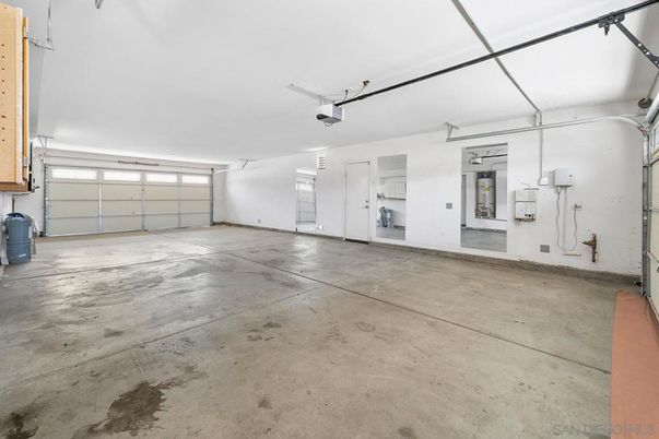 Garage, Interior