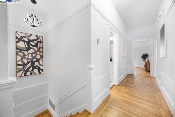 Interior, Pendant Lights, Wood Texture Flooring