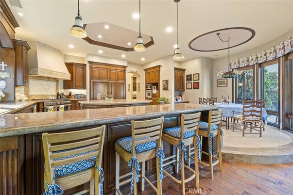 Dining room, Interior, Kitchen, Pendant Lights, Recessed Lighting, Wood Texture Flooring