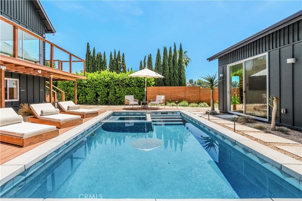 Exterior, Pool