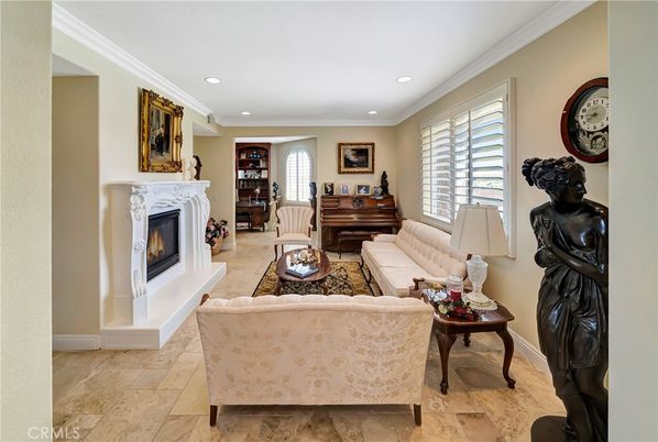 Fireplace, Interior, Living room, Piano, Recessed Lighting