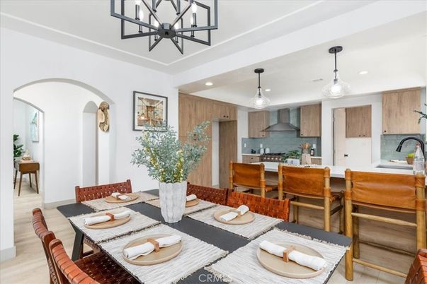 Dining room, Interior, Kitchen, Pendant Lights, Recessed Lighting, Wood Texture Flooring