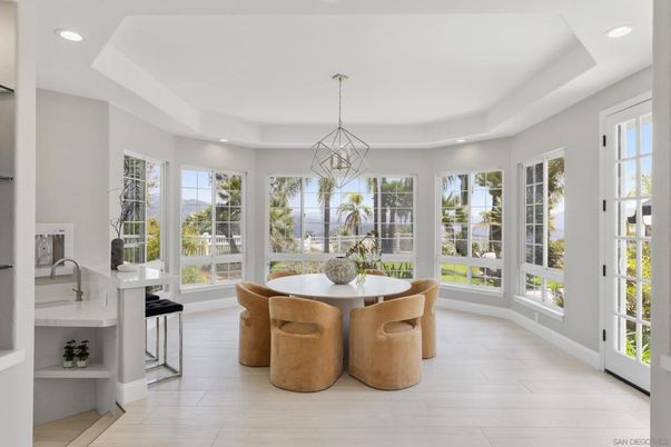 Dining room, Interior, Pendant Lights, Recessed Lighting